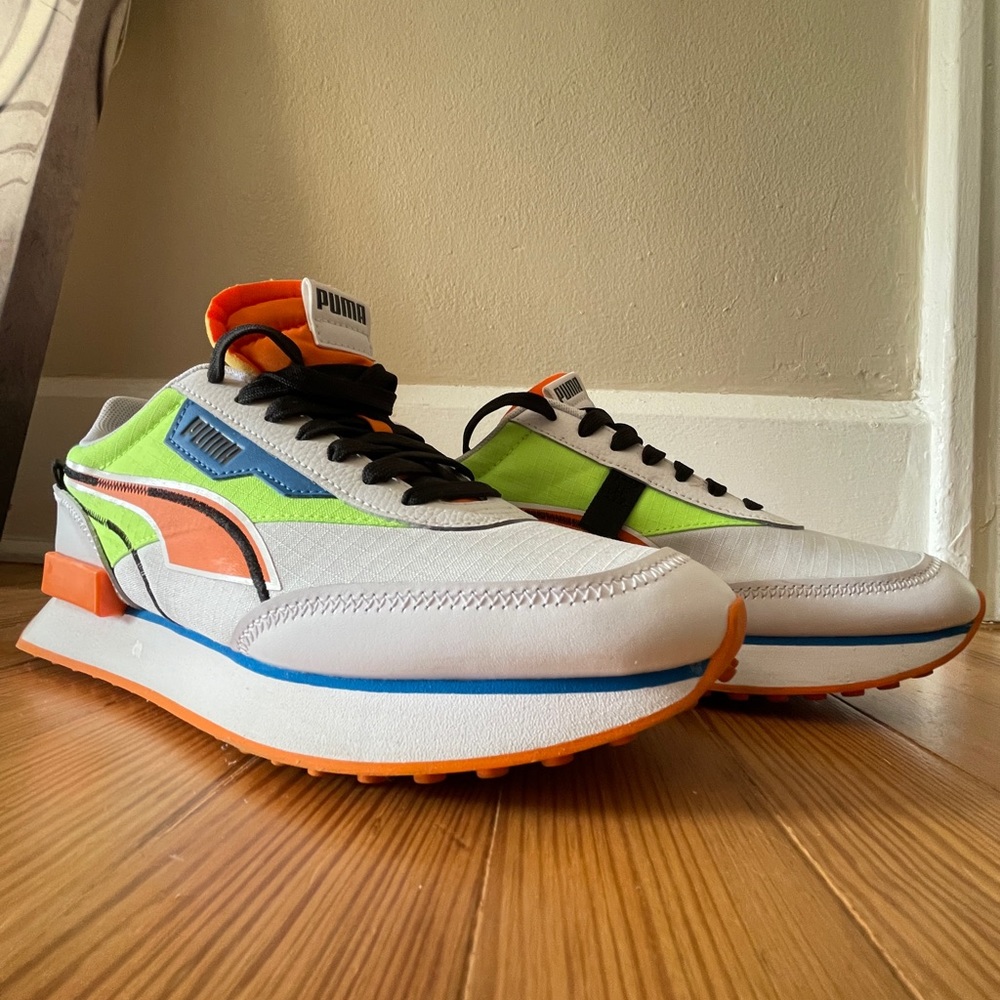 Colorful and fun men’s shoes. Very gently used. US 8. Narrow.